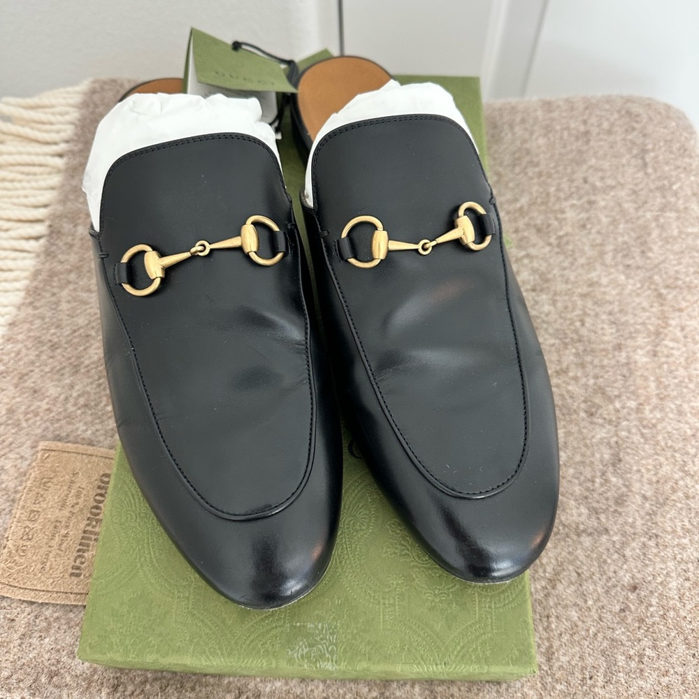 Gucci Black Leather Loafers with Gold Hardware